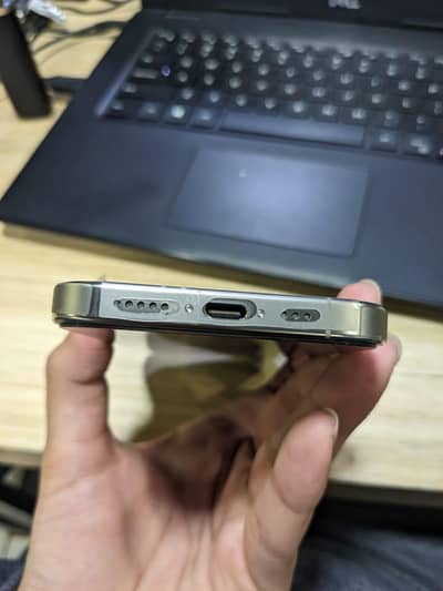 Apple iPhone 16 Pro