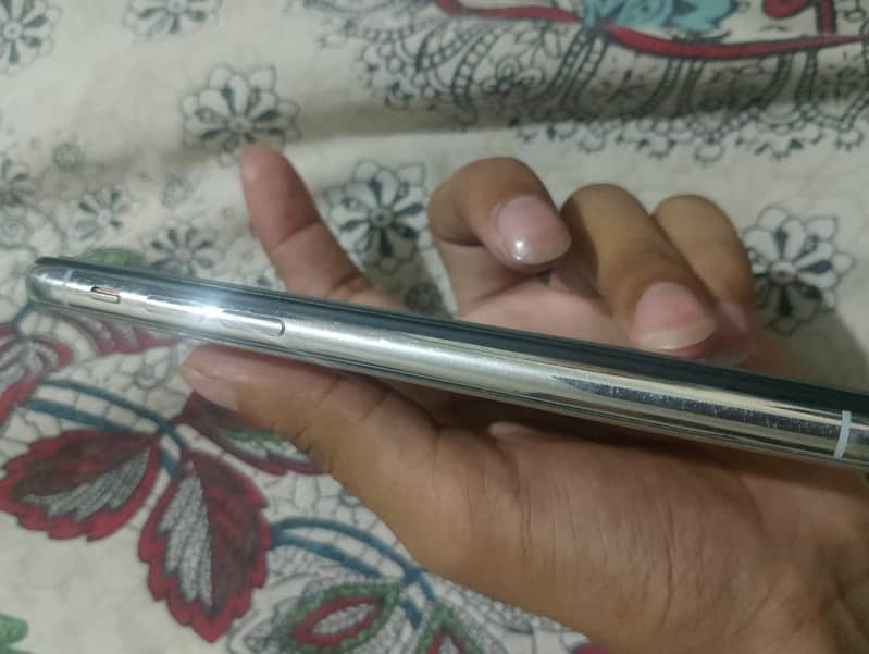 Apple iPhone X 0