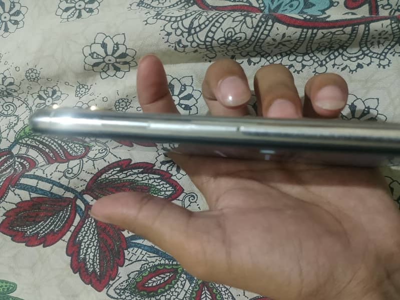 Apple iPhone X 2