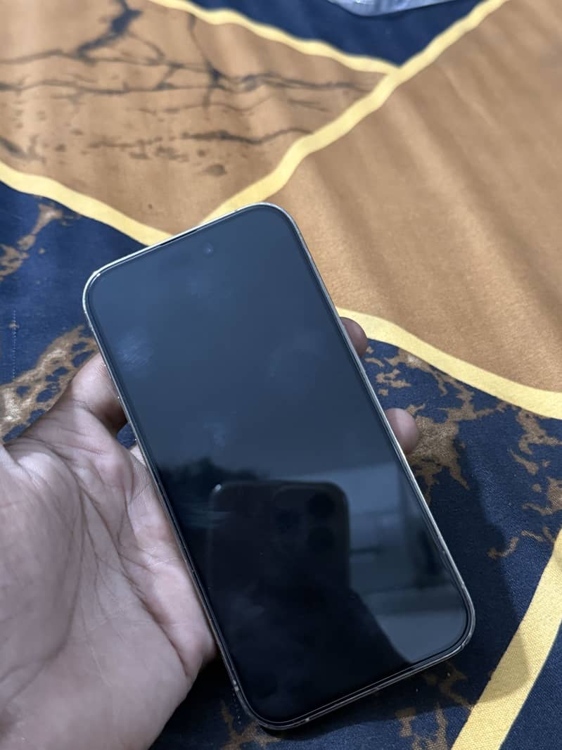 Apple iPhone 14 Pro 1