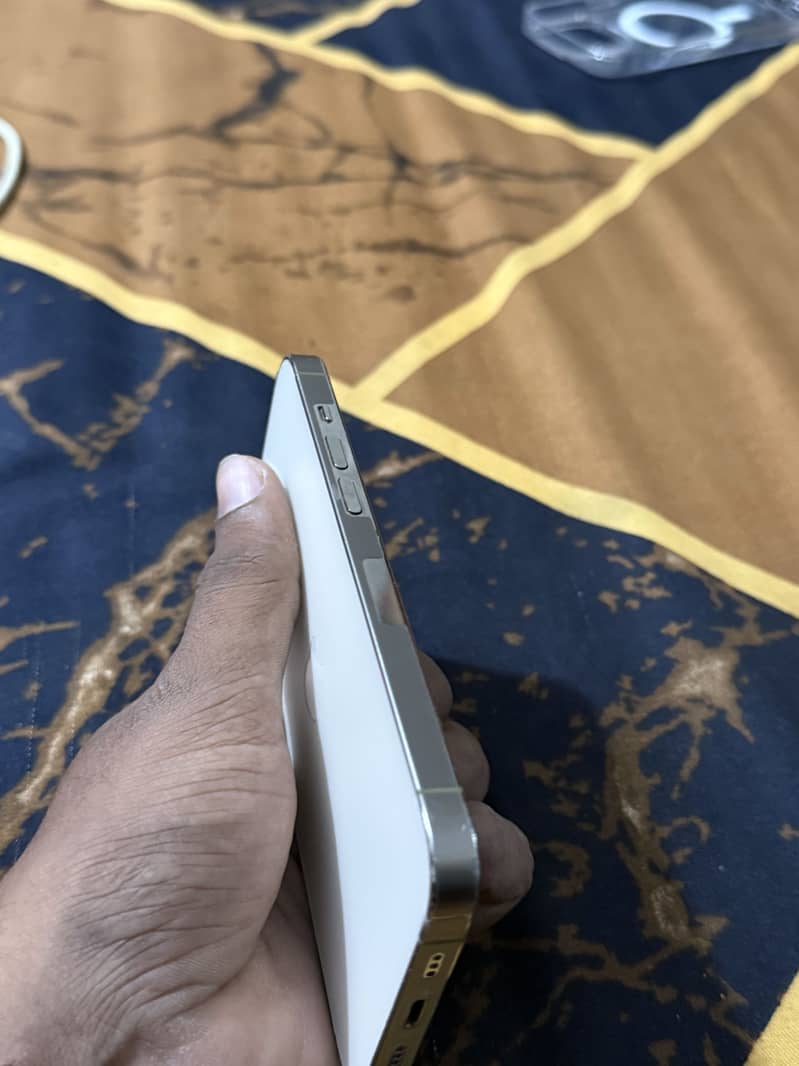 Apple iPhone 14 Pro 3