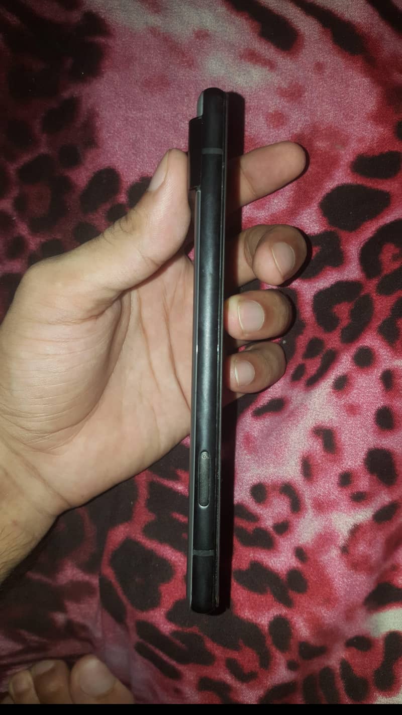 Google Pixel 6 panel screen damage 3