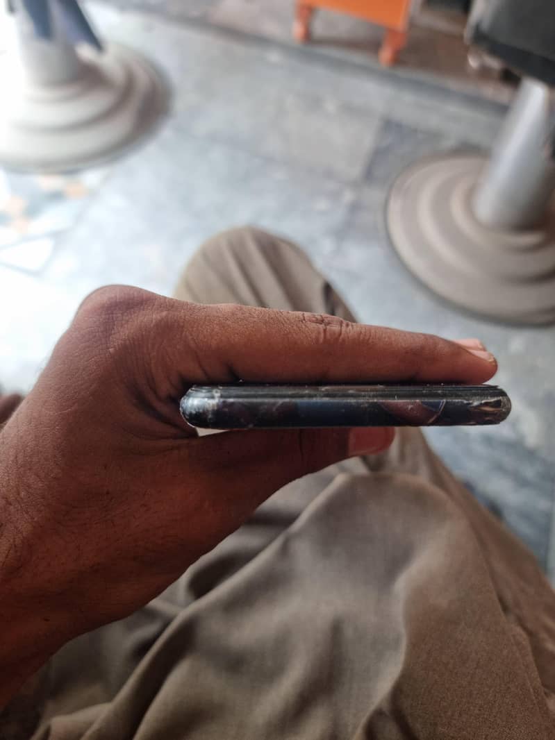 Honor 8X 4