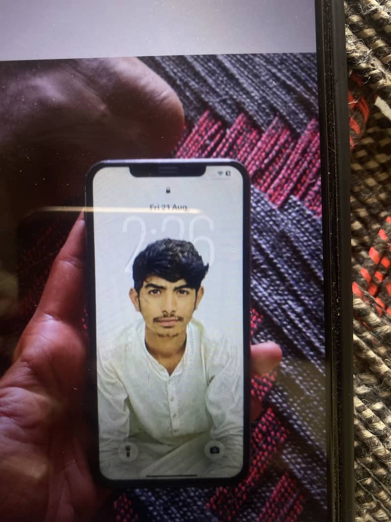 Apple iPhone 11 Pro Max 0