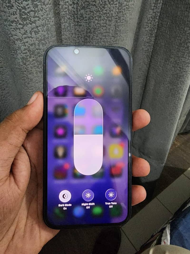 Apple iPhone 13 2