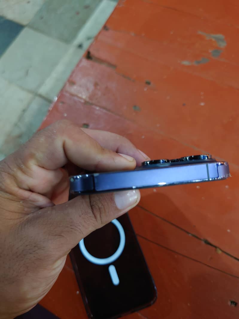 Apple iPhone 14 Pro Max 1