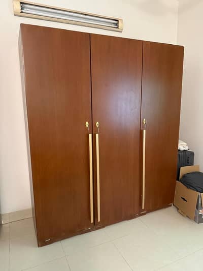 3 door wardrobe