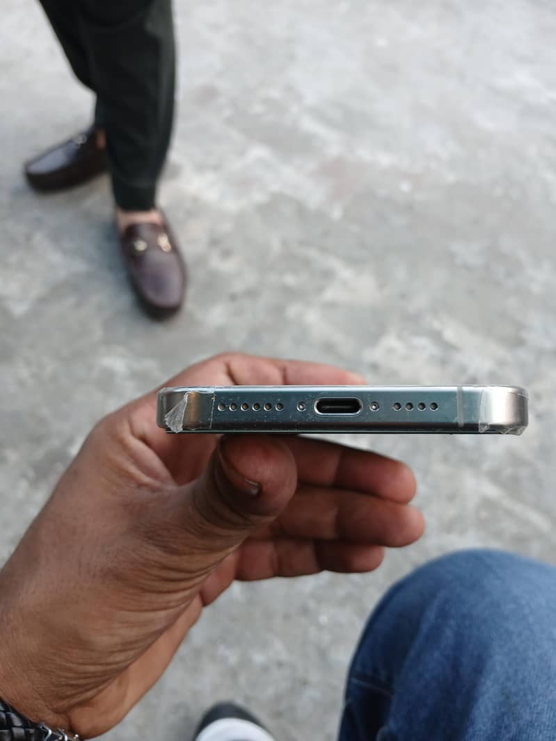Apple iPhone 15 Pro Max 7