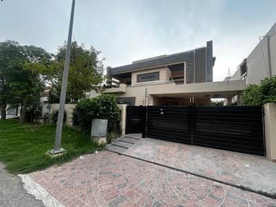 1 KANAL ELEGANT AND FULLY MAINTAINED SUPER HOT LOCATED BUNGALOW IS AVAILABLE IN THE BEST BLOCK OF DHA LAHORE