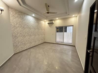 1 KANAL ELEGANT AND FULLY MAINTAINED BRAND NEW BUNGALOW IS AVAILABLE IN THE BEST BLOCK OF DHA LAHORE | ACs INSTALLED