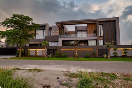 2 KANAL ELEGANT AND FULLY FURNISHED SUPER HOT LOCATED BUNGALOW (1 KANAL LAWN & 1 KANAL HOUSE) IS AVAILABLE IN THE BEST BLOCK OF DHA LAHORE.