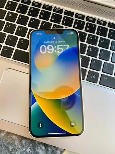 Apple iPhone 13
