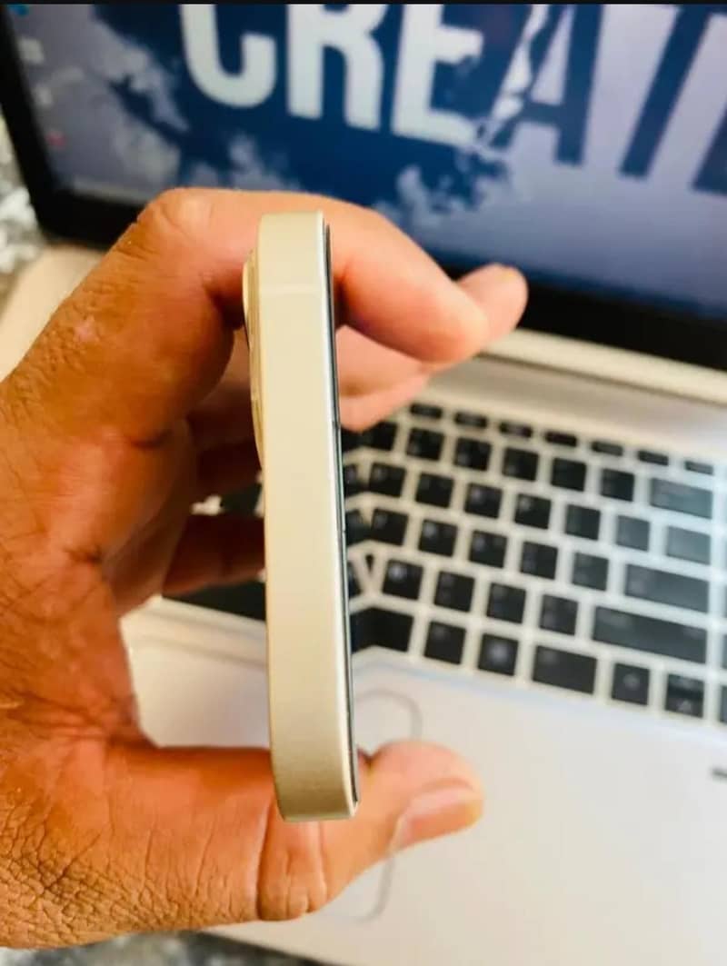 Apple iPhone 13 3