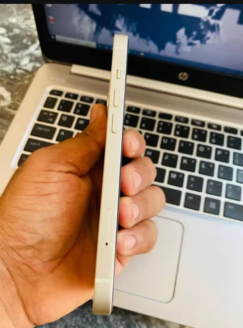 Apple iPhone 13 6