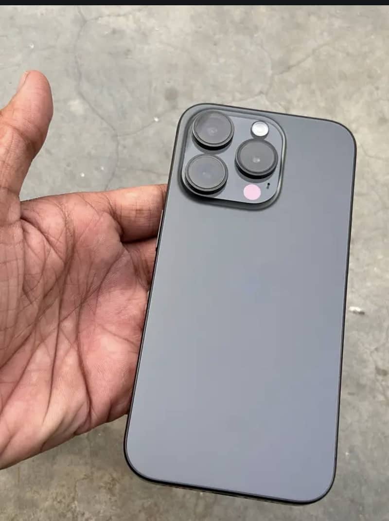 Apple iPhone 15 Pro 0
