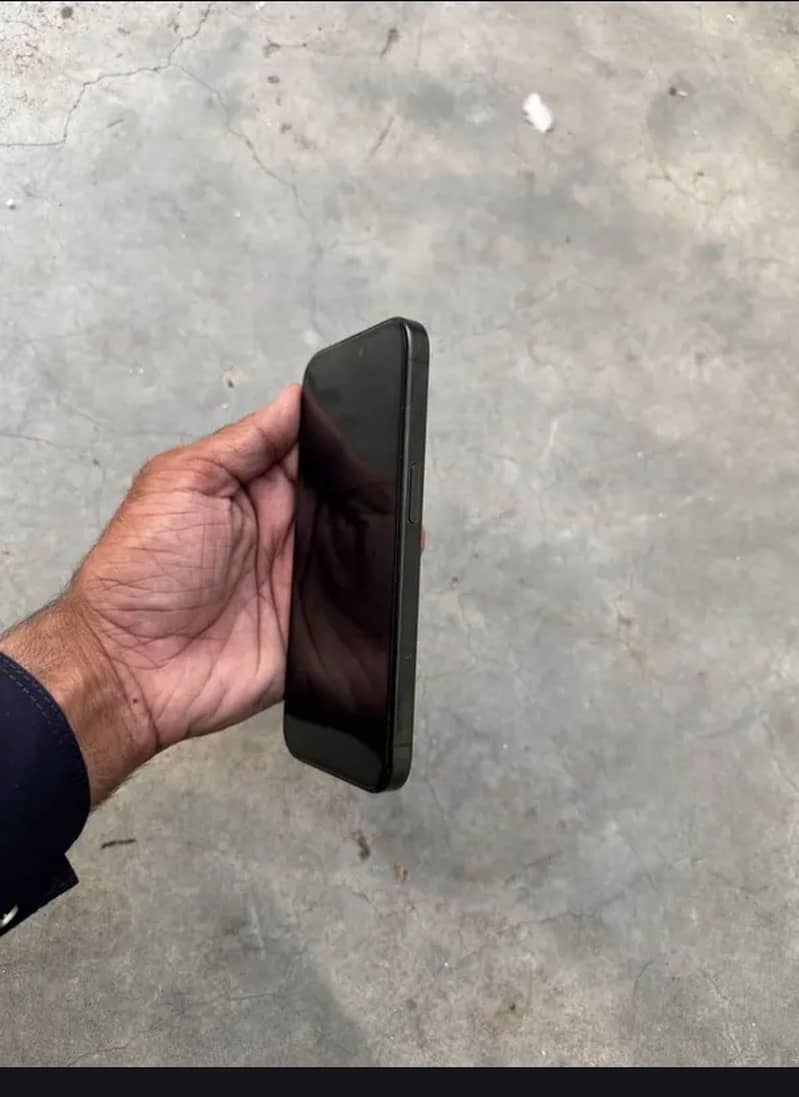 Apple iPhone 15 Pro 1