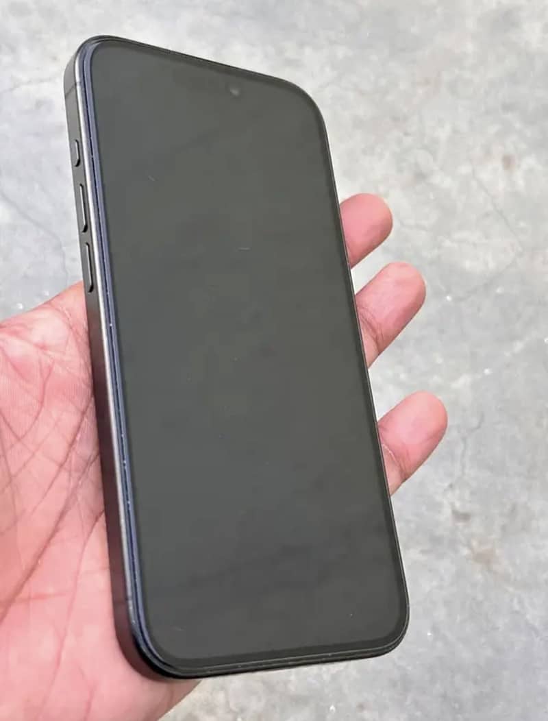 Apple iPhone 15 Pro 2