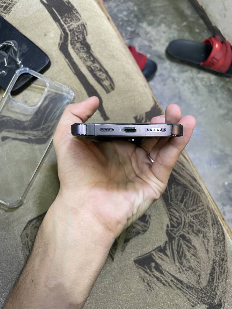 Apple iPhone 14 Pro Max 1