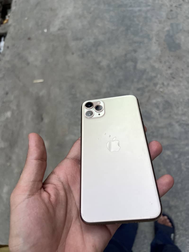 Apple iPhone 11 Pro Max 3