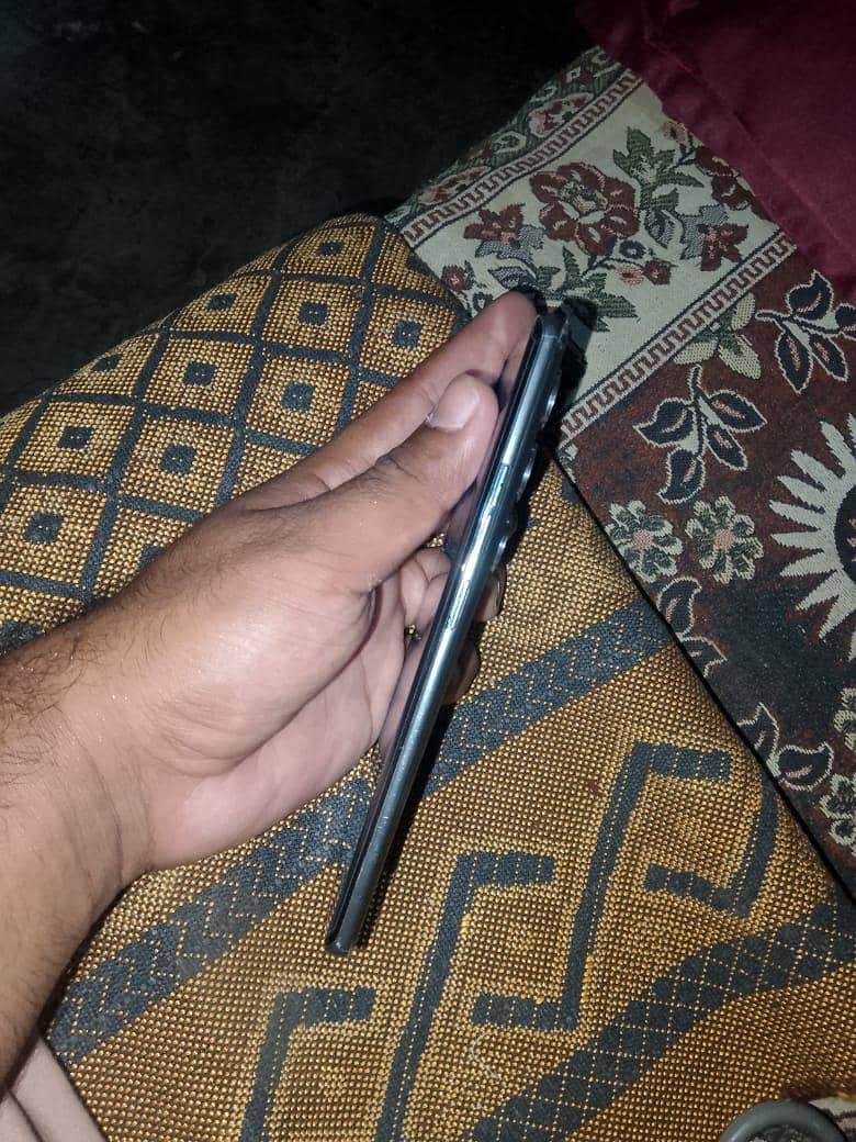 Tecno CAMON 40 Pro 1