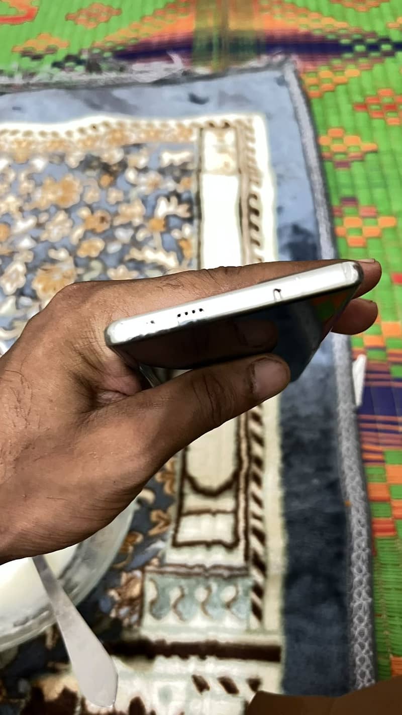 Tecno CAMON 40 Pro 0