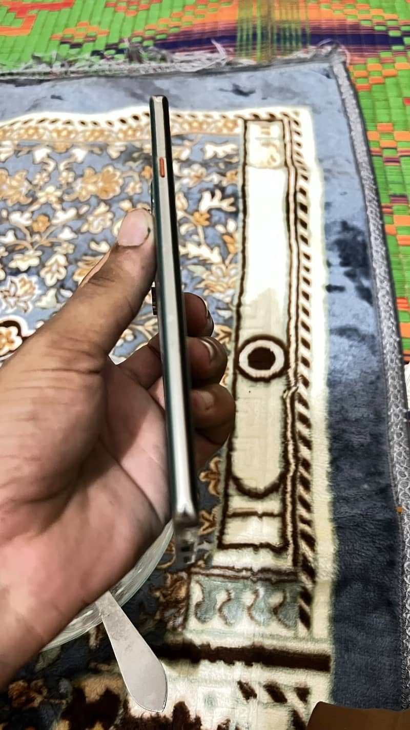Tecno CAMON 40 Pro 1