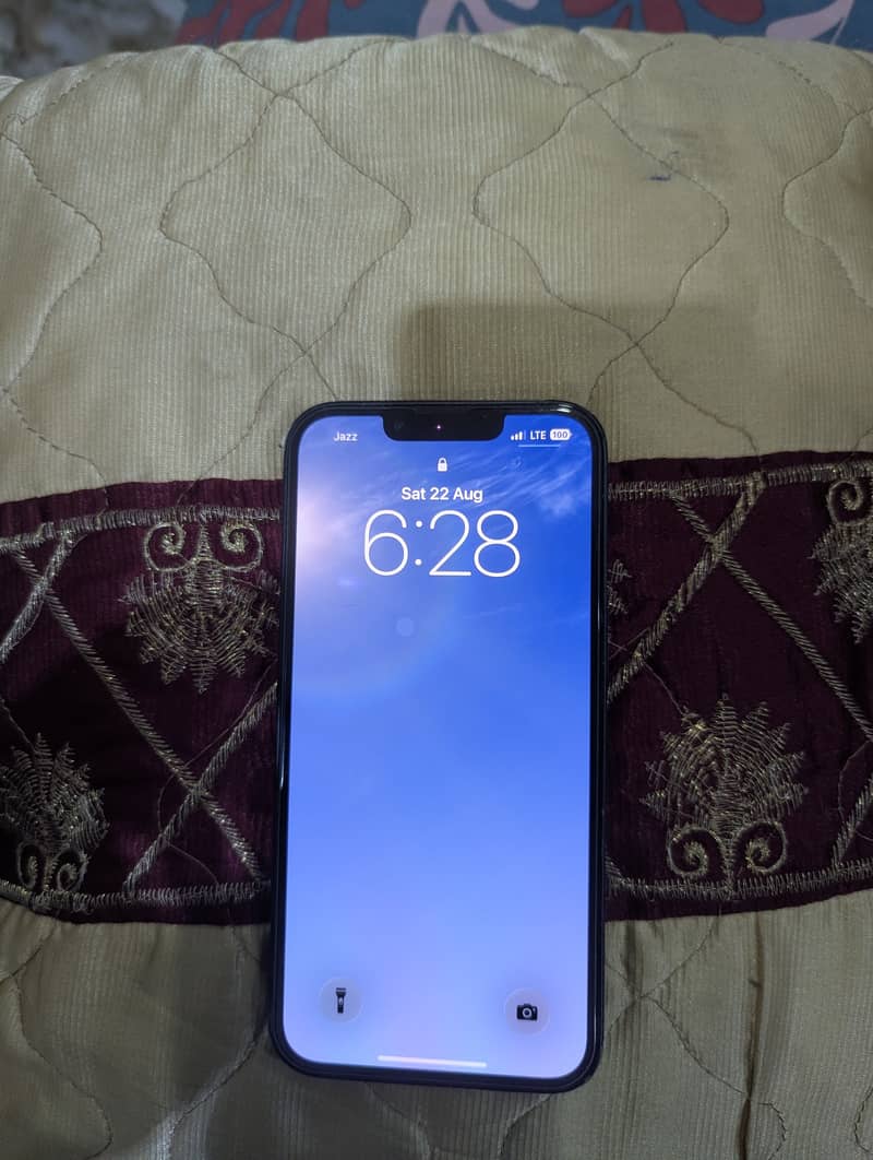 Apple iPhone 13 3
