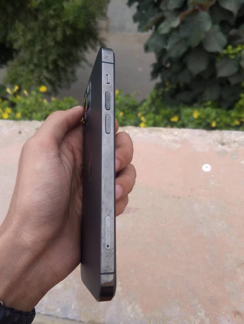 Apple iPhone 12 Pro 6
