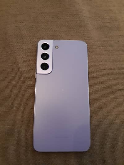 Samsung Mobile S22 10/10 condition