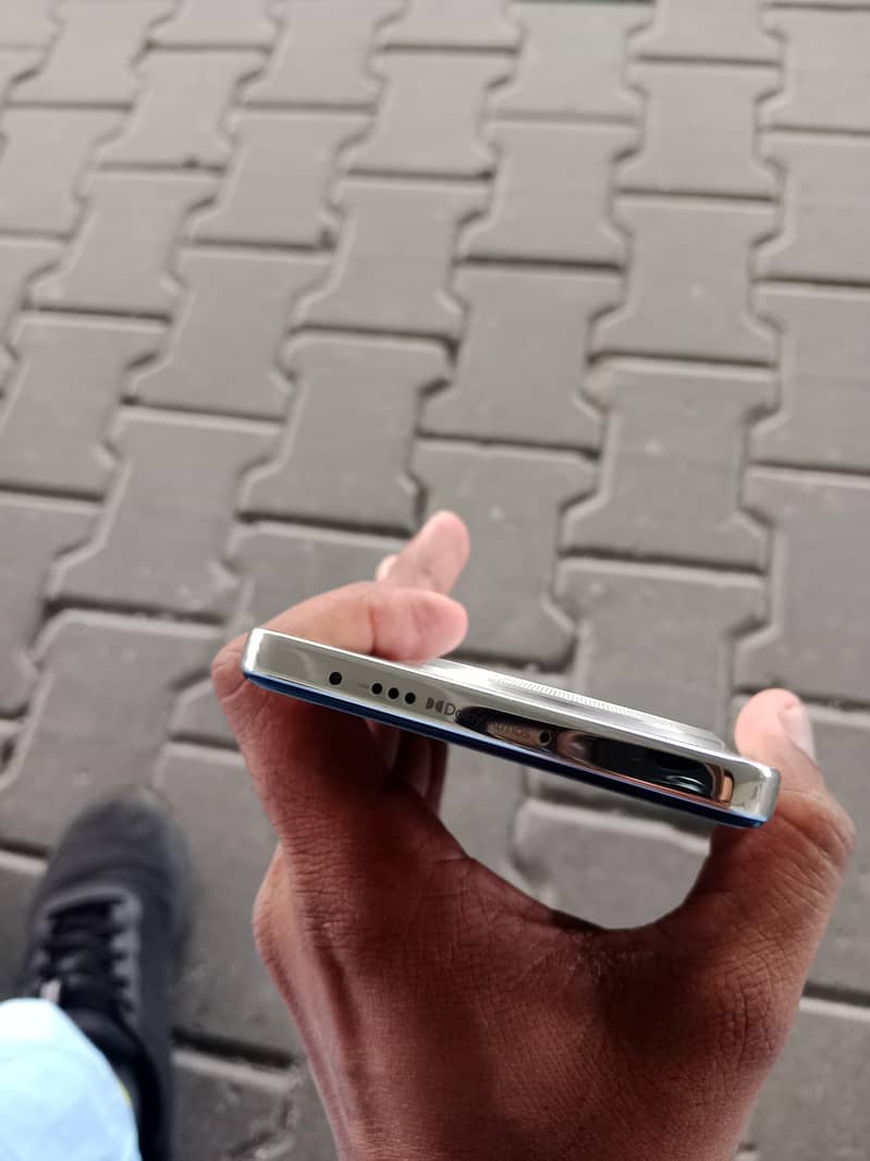 Tecno CAMON 30 1