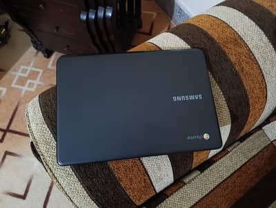 Samsung Chromebook 3 for sale 2/16 in excellent condition with charger