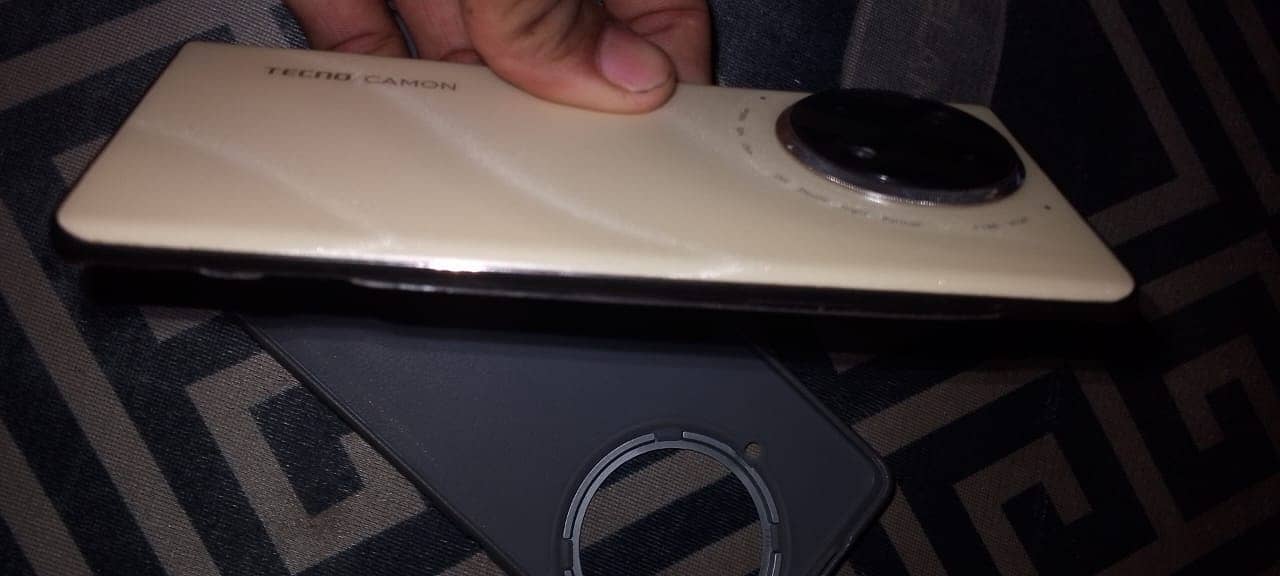 Tecno CAMON 30S 1
