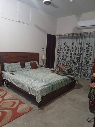 SECTOR- 15-A/2 SEPARATE ENTRANCE KDA LEASED BEAUTIFUL GROUND PLUS ONE HOUSE BUFFER ZONE