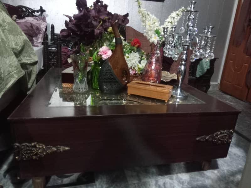 square table with mirror 0