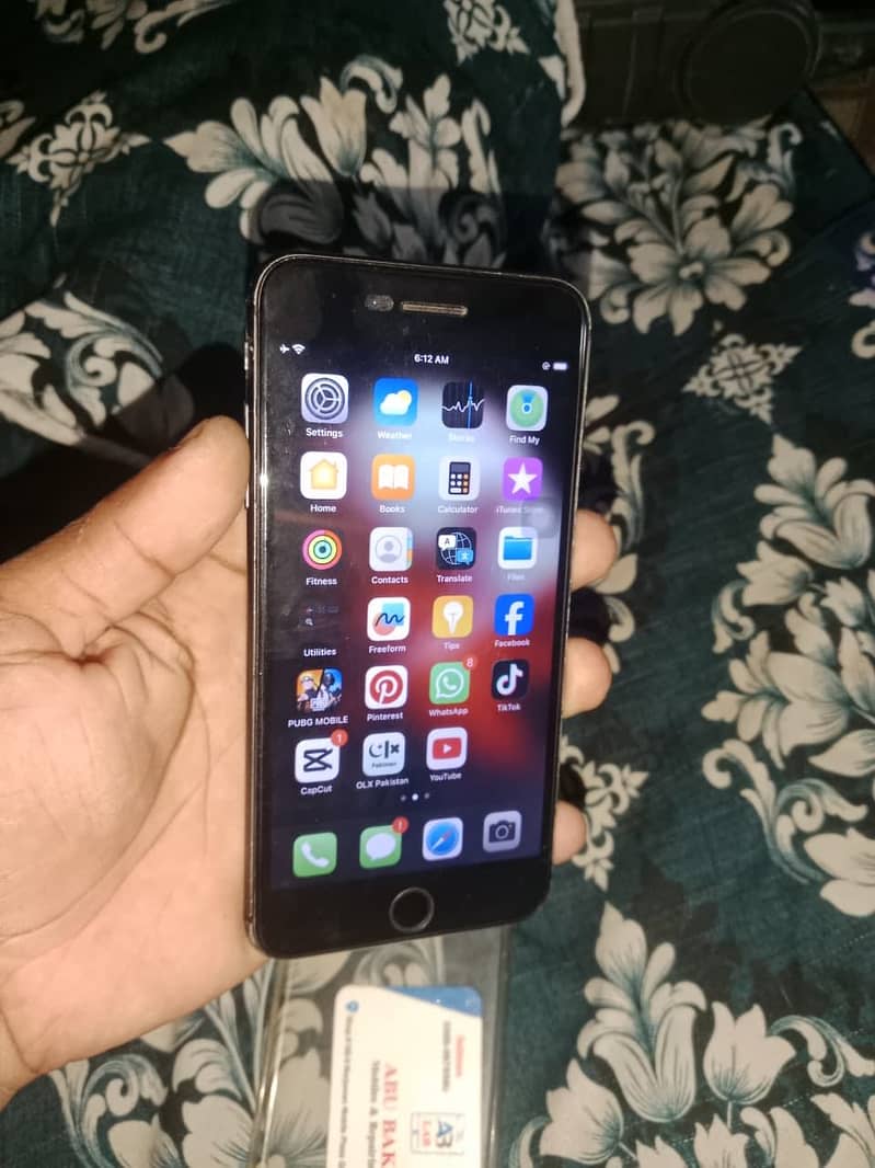 Apple iPhone 8 Plus 0