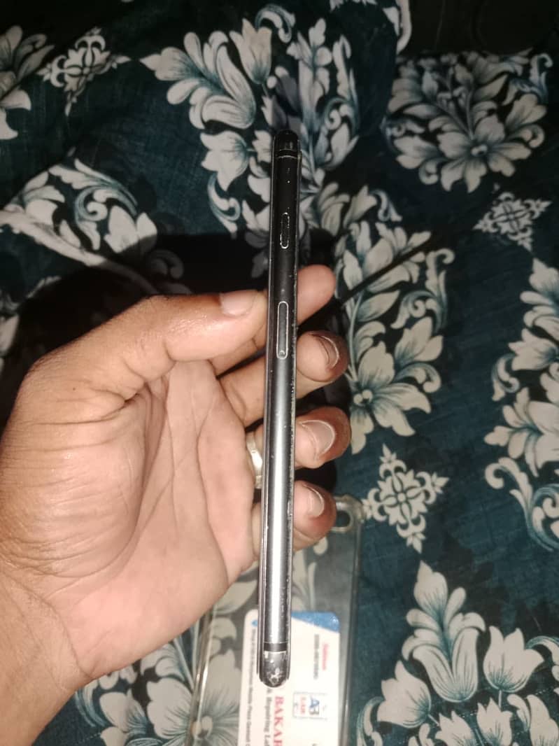 Apple iPhone 8 Plus 2