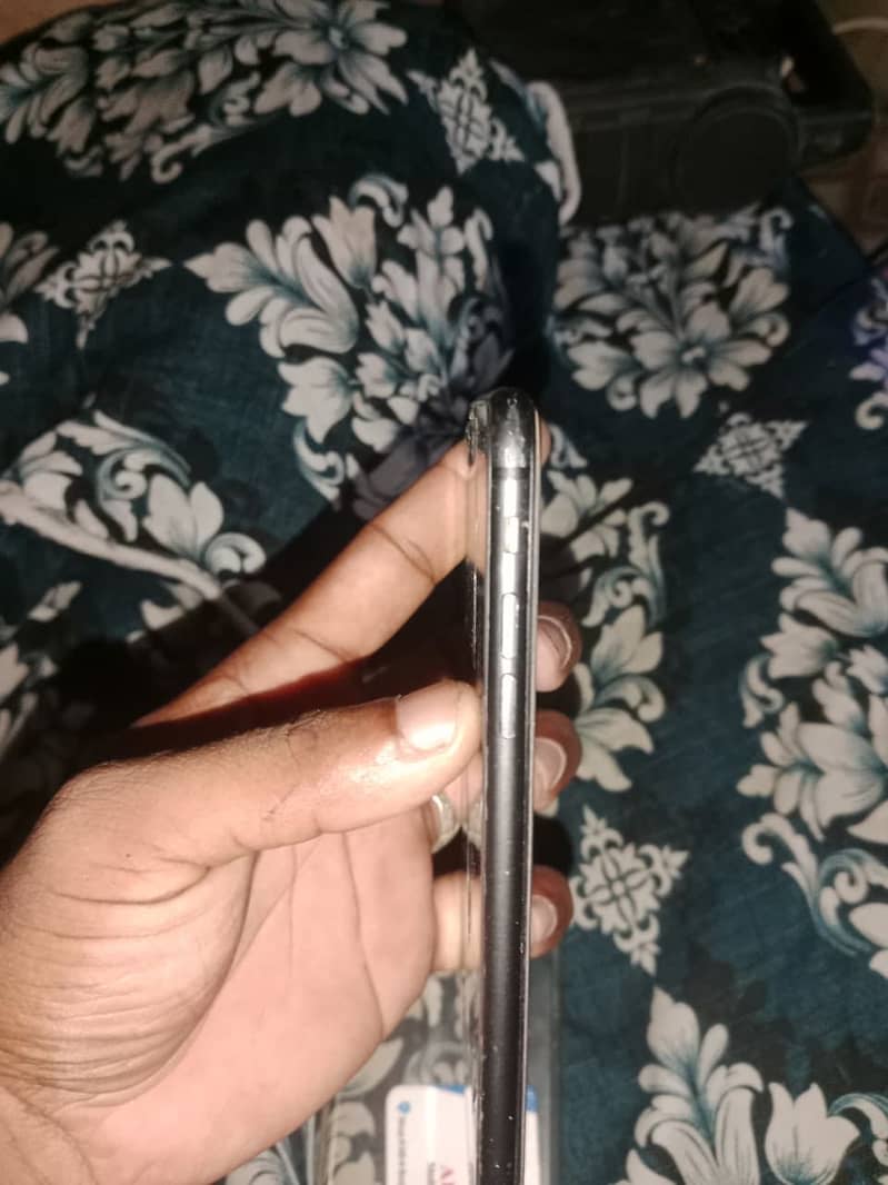 Apple iPhone 8 Plus 4