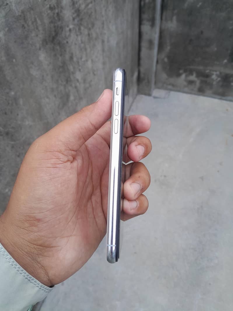 Apple iPhone X 2