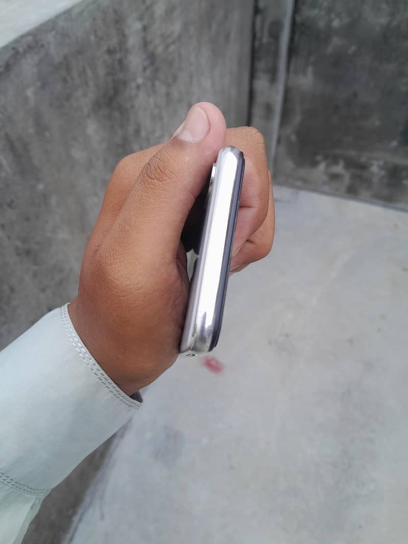 Apple iPhone X 3