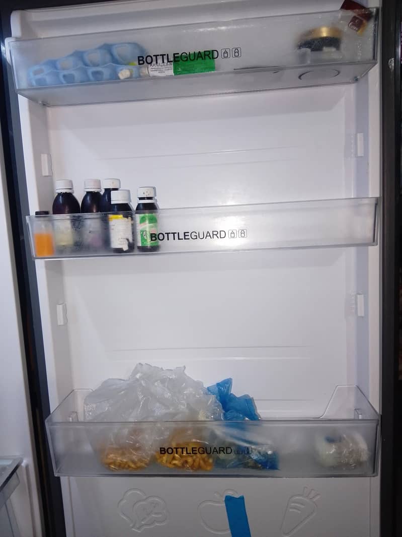 Refrigerator 0