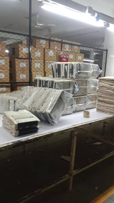 packing staff