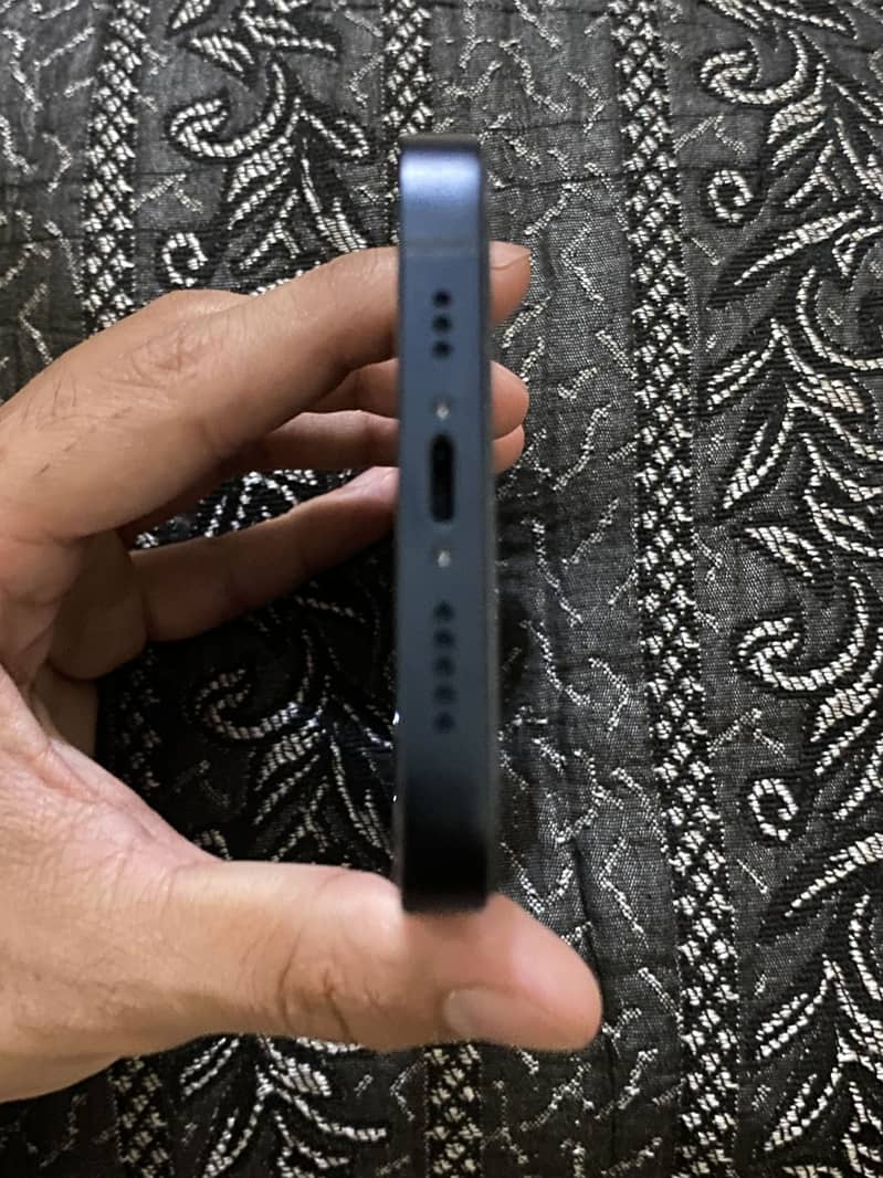 Apple iPhone 13 3