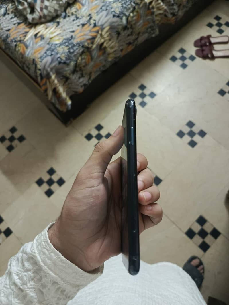 Apple iPhone XR 3