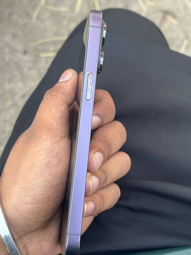 Apple iPhone 14 Pro Max 1