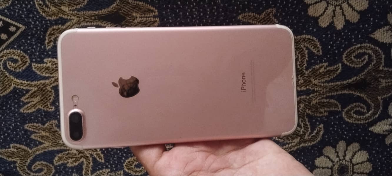 Apple iPhone 7 Plus 5