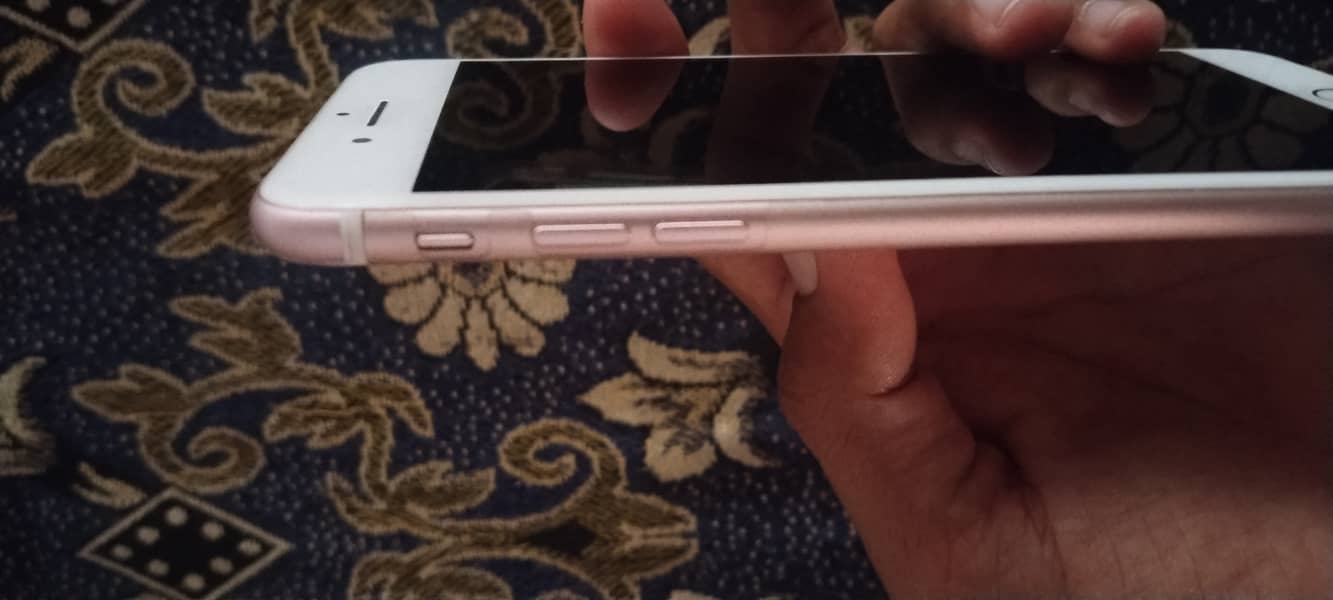 Apple iPhone 7 Plus 6