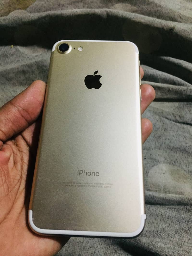 Apple iPhone 7 1