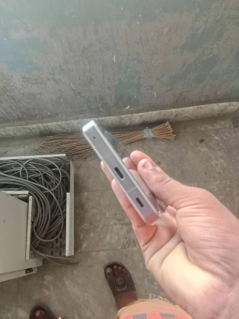 Sharp Aquos R7 3