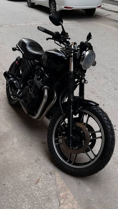 Heavy Sports Bike HONDA CB650cc in outclass condition!!