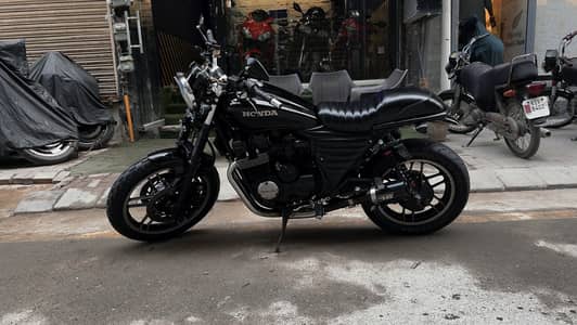 Heavy Sports Bike HONDA CB650cc in outclass condition!!